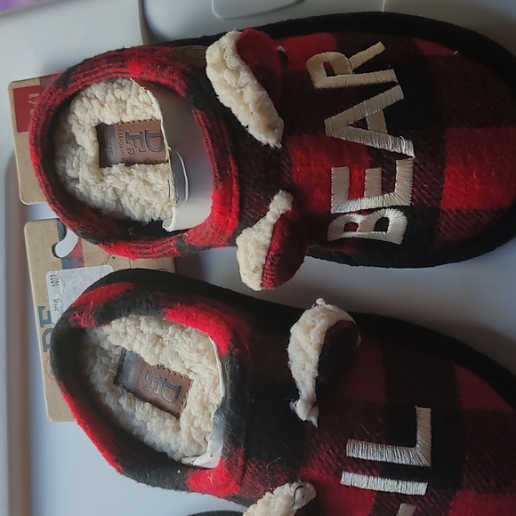D E Other - Kids memory foam slippers